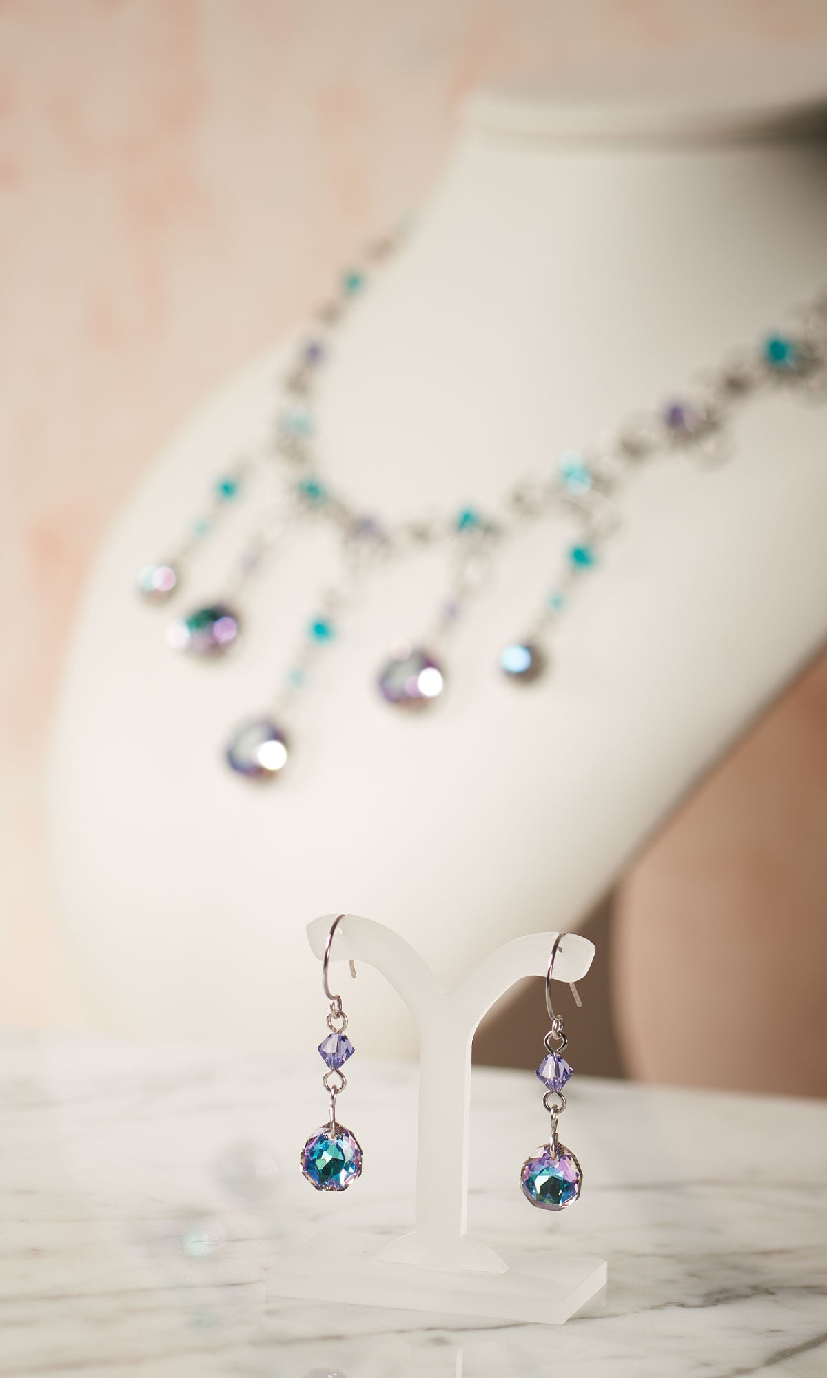 Design Idea QM2J earrings on earring stand
