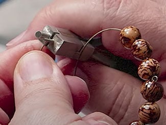  Using Memory Wire Finishing Pliers