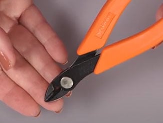 Using the Xuron&reg; Maxi Shear&trade; Flush-Cutter