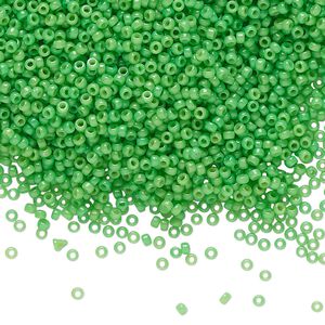 Seed bead, Miyuki, glass, pkg/35g, #15 rocaille, Duracoat&reg; opaque outside dyed Fiji green, (RR-4476).