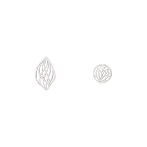 Focal and component, silver-finished "pewter" (zinc-based alloy), 18mm matte flat round with cutout weave design and 32x19mm matte leaf with cutout weave design. Sold per pkg of 12.