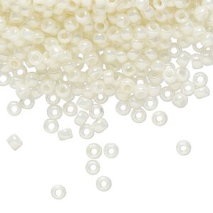 Seed bead, TOHO BEADS&reg;, glass, pkg/50g, #8 round, opaque luster Navajo white (TR-08-122).