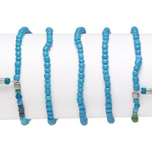 Bracelet mix, stretch, glass, teal / dark blue / green, #6 round with 45mm tassel, 7-1/2 inches. Sold per pkg of 5.