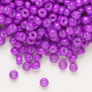 Seed bead, Miyuki, glass, pkg/250g, #6 rocaille, opaque outside dyed red violet, (RR-1378).