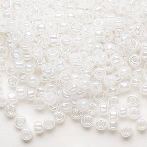 Seed bead, Dyna-Mites&trade;, glass, opaque ceylon pastel white, #6 round. Sold per 1/2 kilogram pkg.