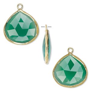 Drop, green onyx (dyed) and gold-finished sterling silver, 20mm double-sided faceted teardrop. Sold per pkg of 2.